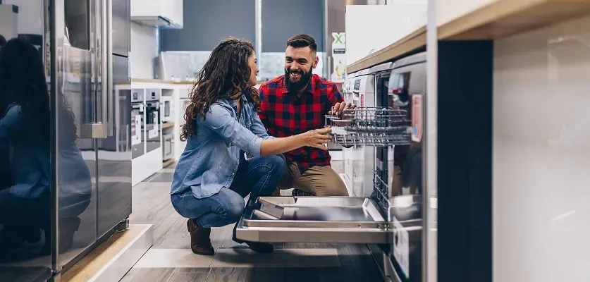 young-couple-dishwasher-shopping